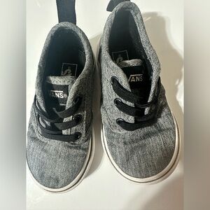 Vans Gray and Black Sneakers Classic Low-Top Skate Style. Great condition